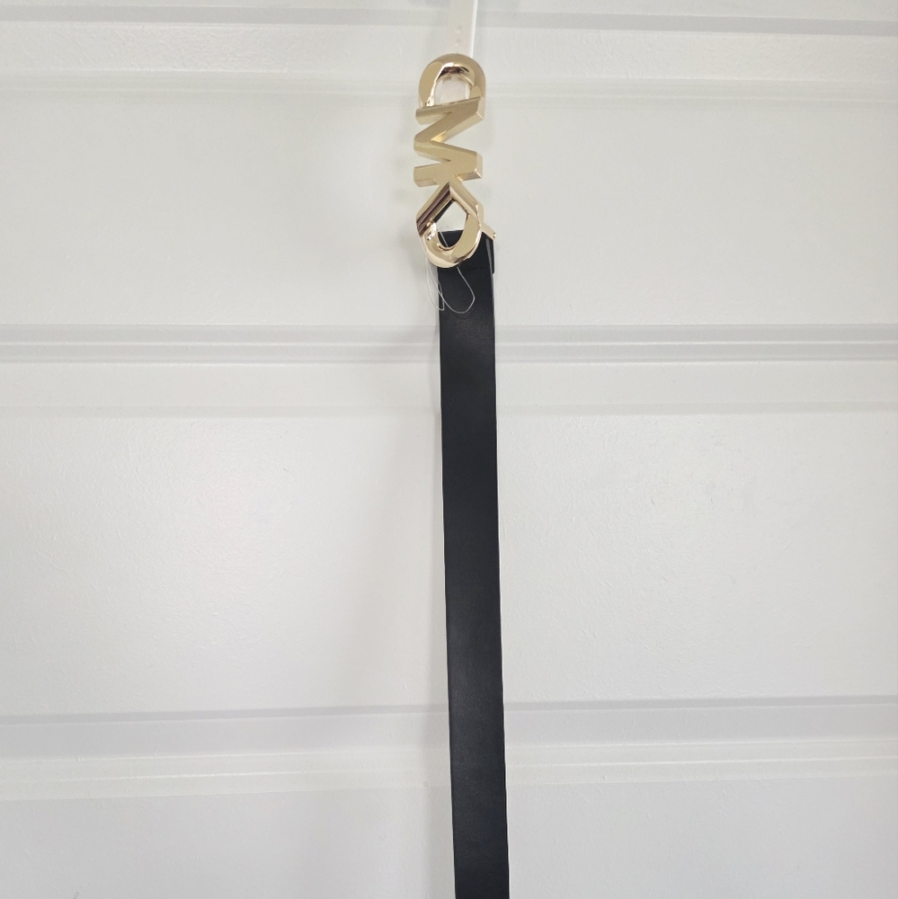 Michael Kors Black and Gold Belt with Sleek Design